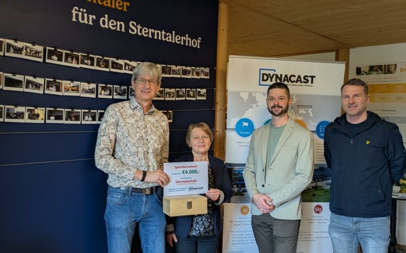 allen Mitarbeiter*innen von Dynacast Österreich GmbH mit ihrer Geschäftsführung