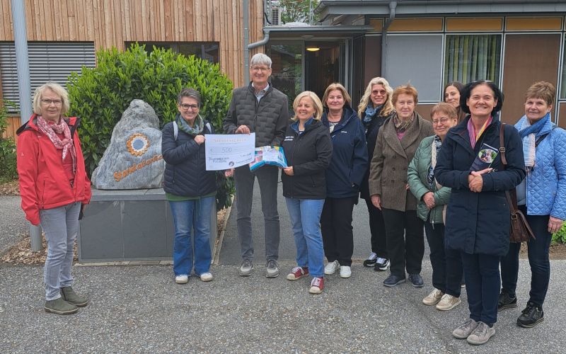 dem Bäuerinnenchor und der Wollknäuelrunde Puchberg